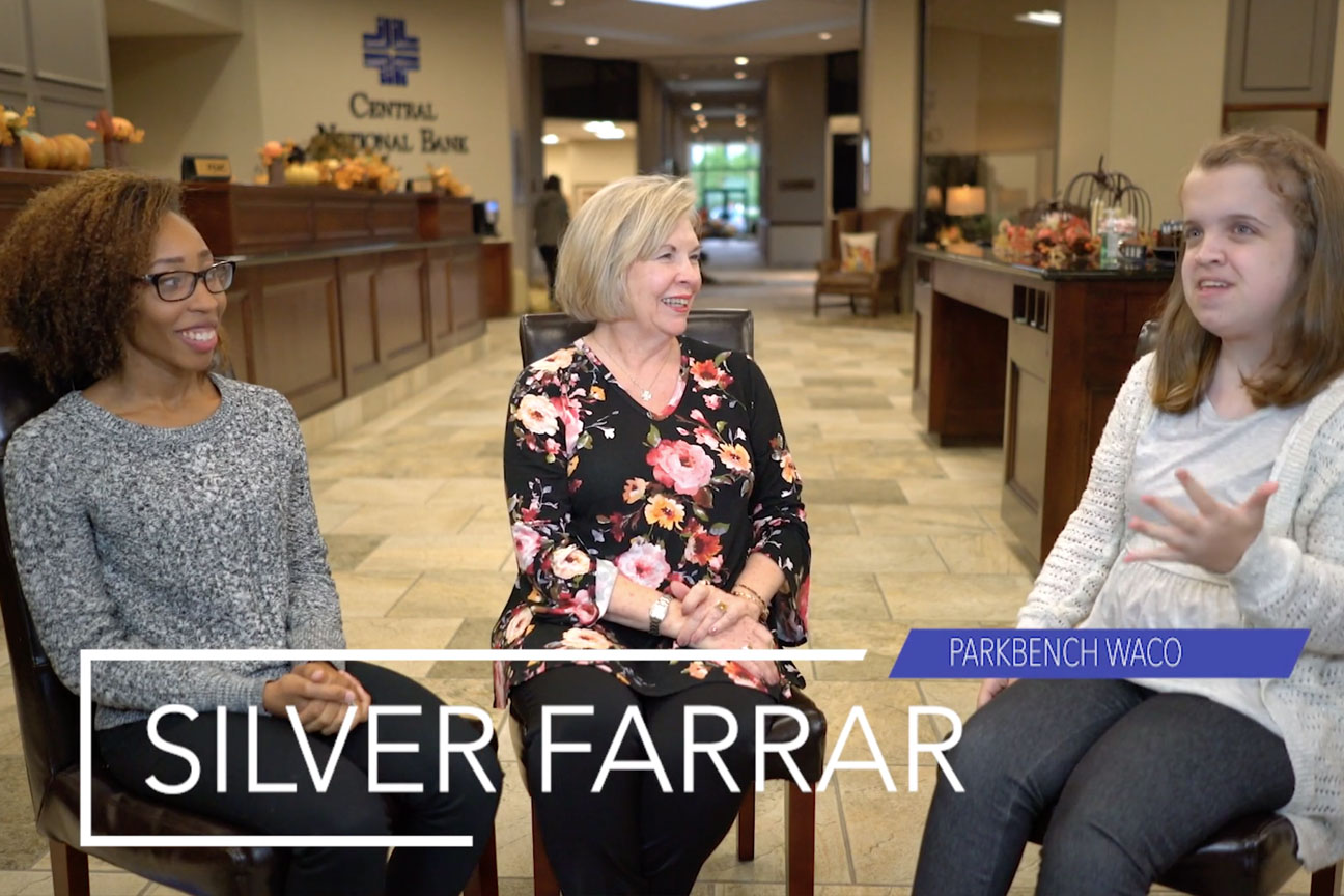 Silver Farrar visits with CNB’s Peggy Kellough & Ashley Brooks